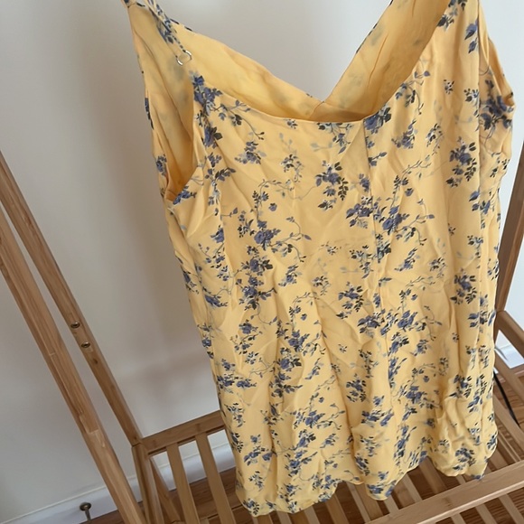 Reformation Bell Mini Dress - Picture 4 of 8